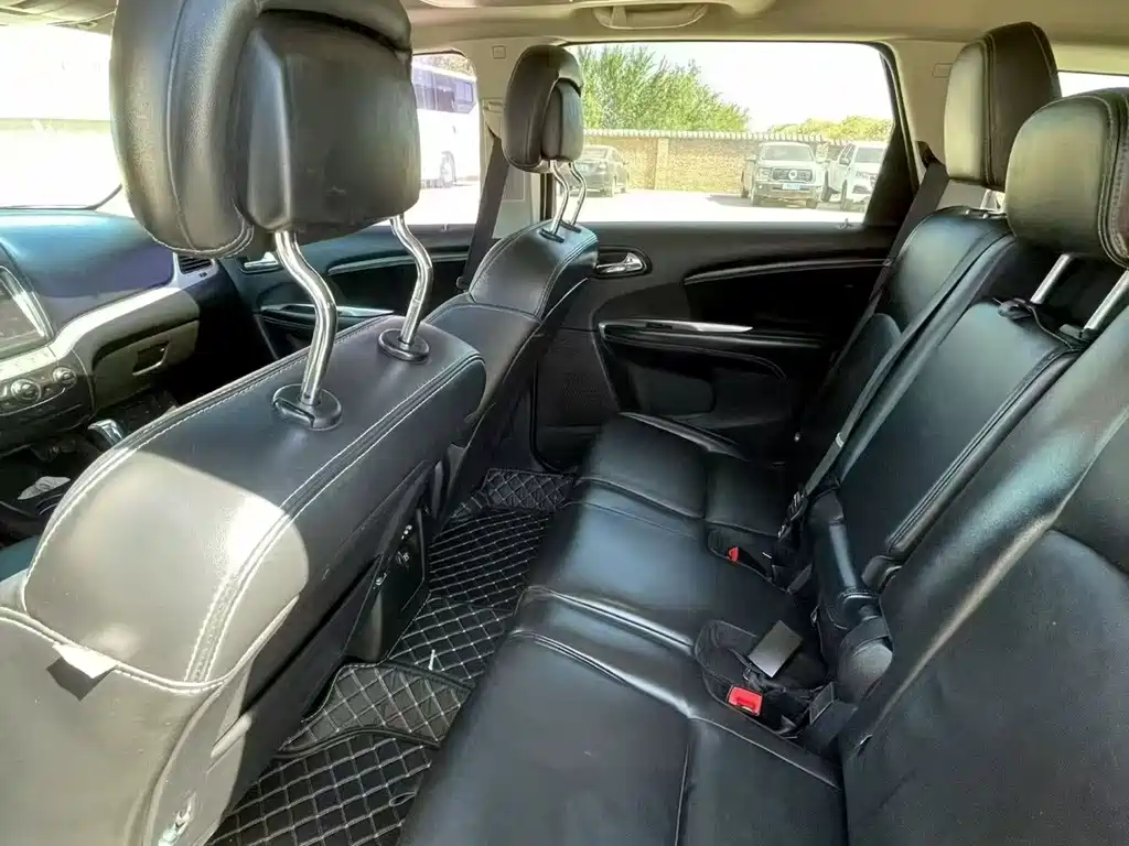 Dodge Journey — миниатюра 6