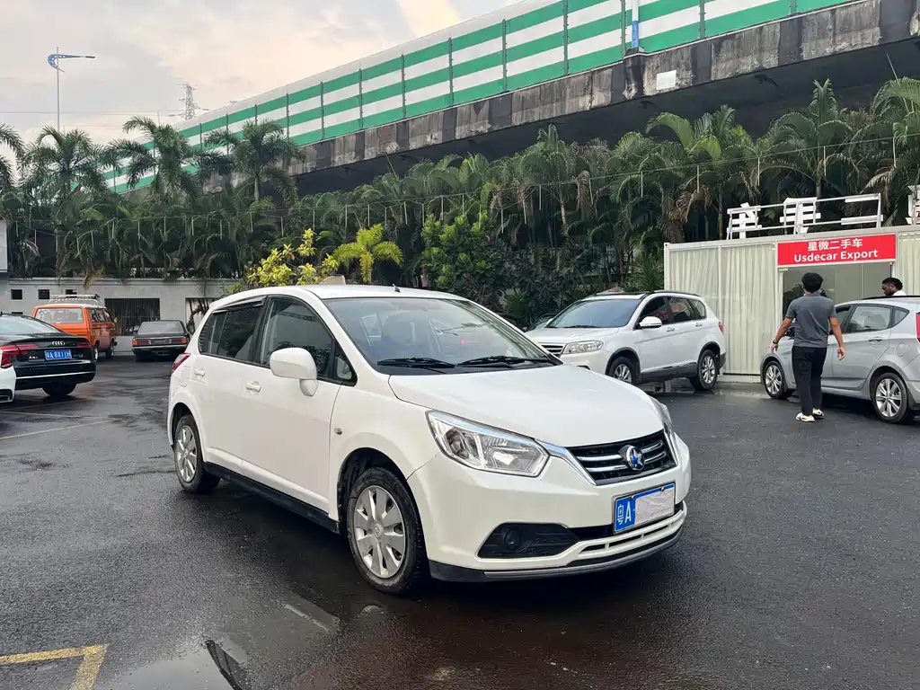 Venucia R50 — миниатюра 3