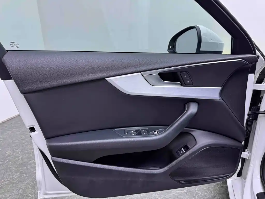 Audi A4L — миниатюра 15