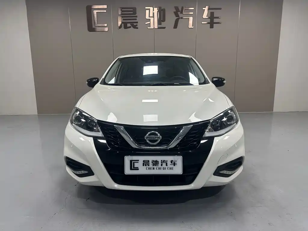 Nissan Tiida — миниатюра 2