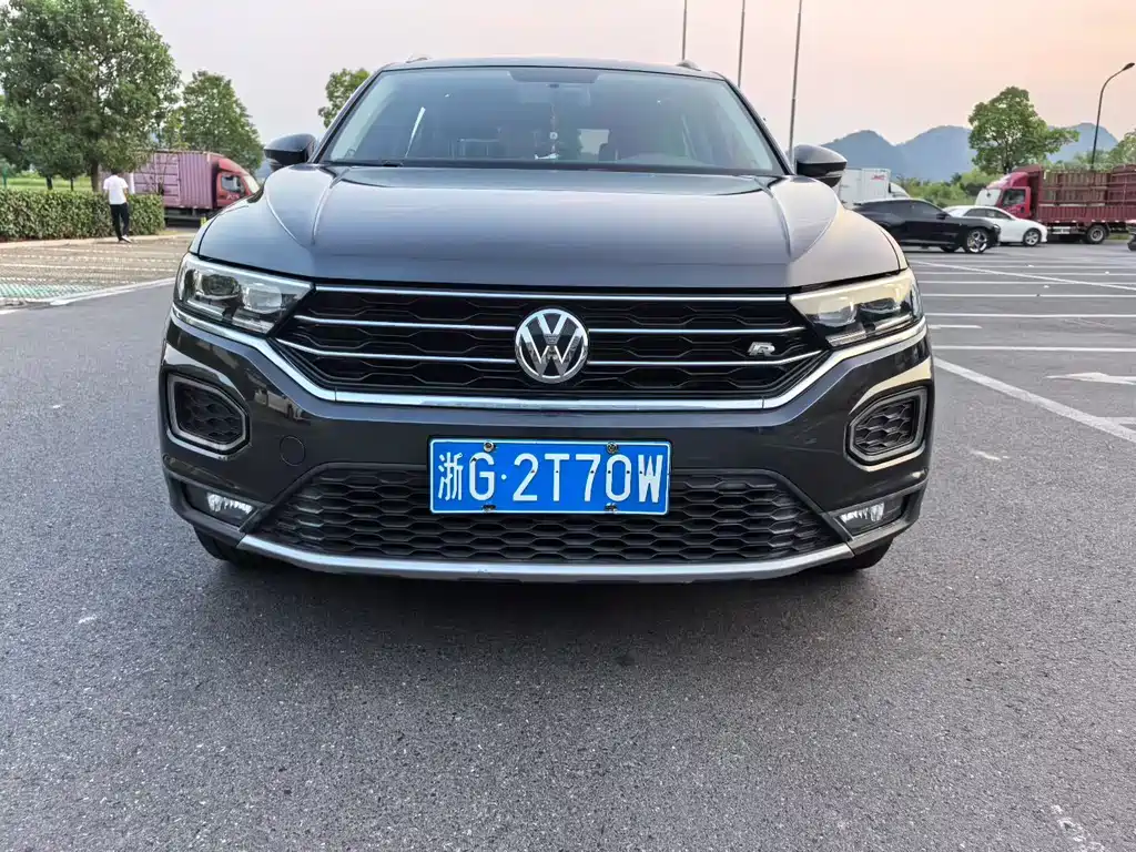 Volkswagen T-Roc — миниатюра 2