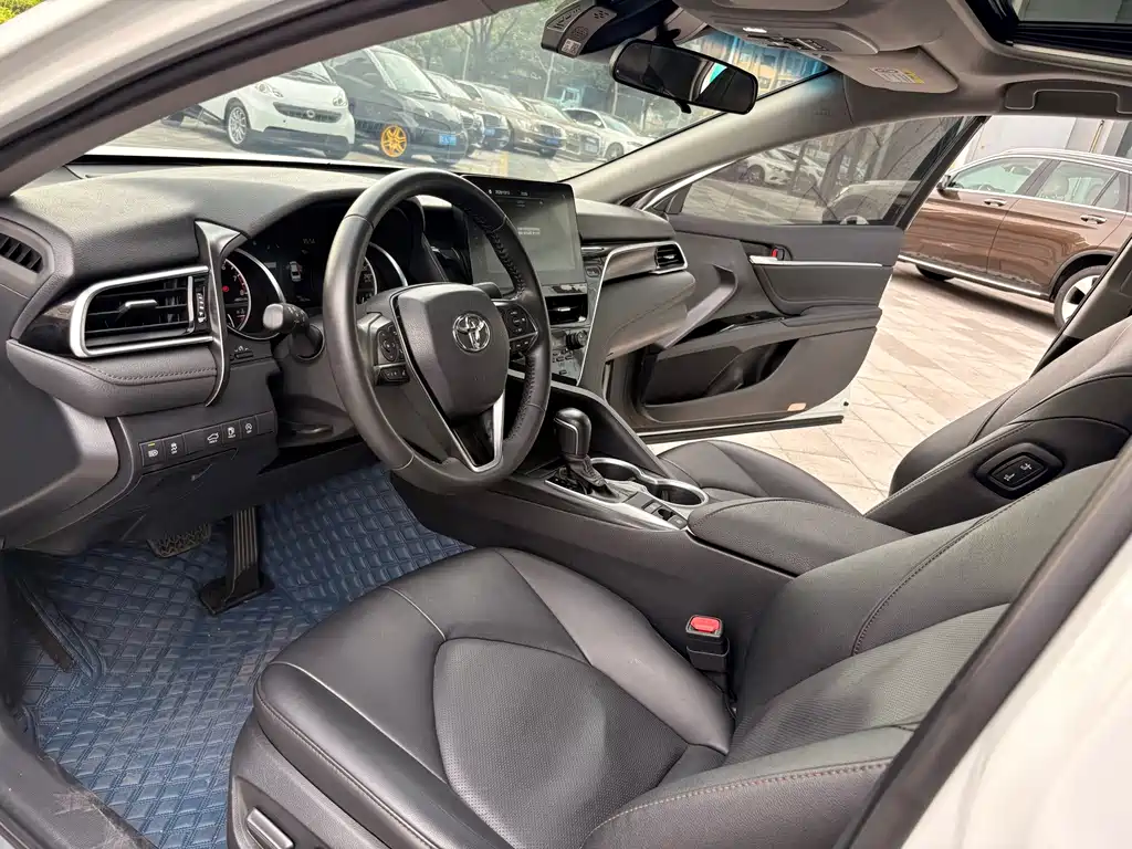 Toyota Camry — миниатюра 19