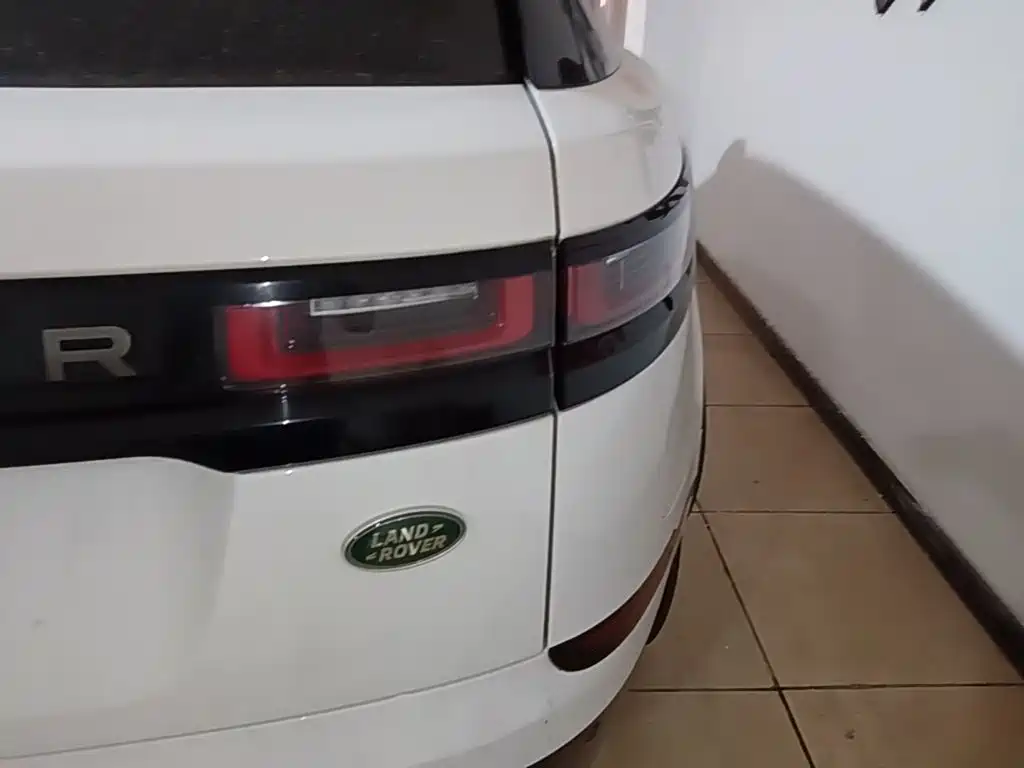 Land Rover Velar — миниатюра 8