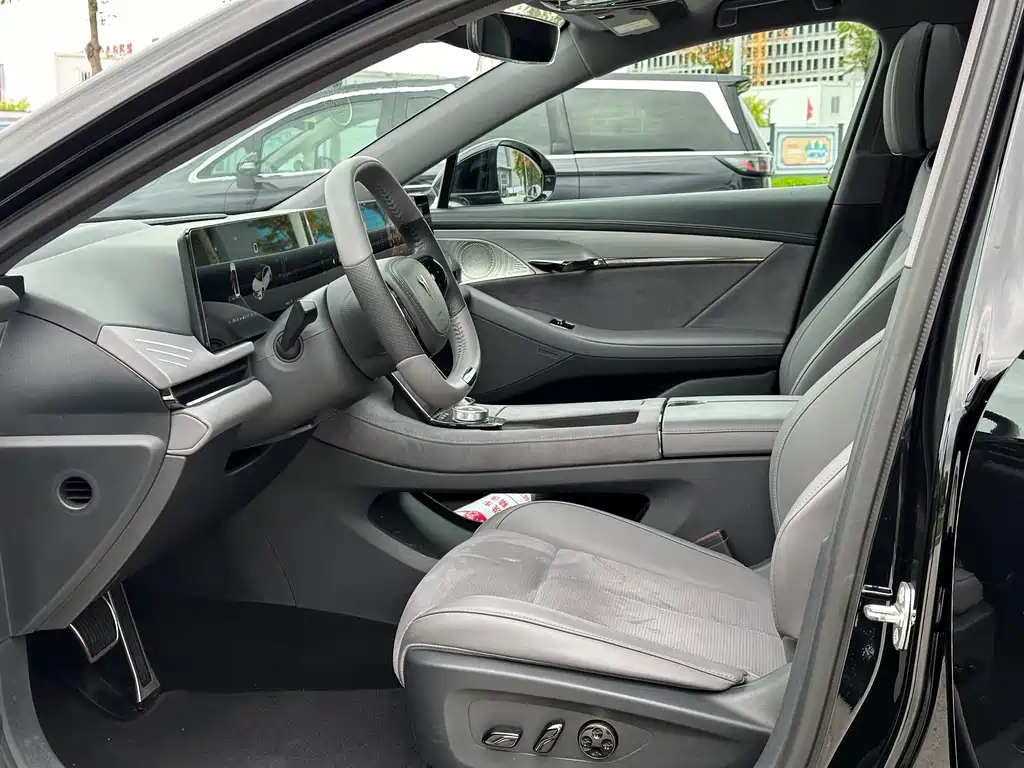 LANTU AUTOMOBILE LANTU CHASING LIGHT