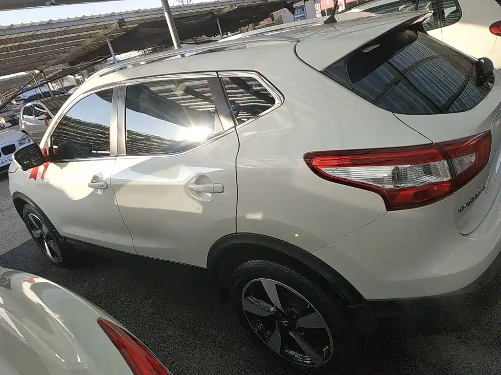 Nissan Qashqai — миниатюра 5