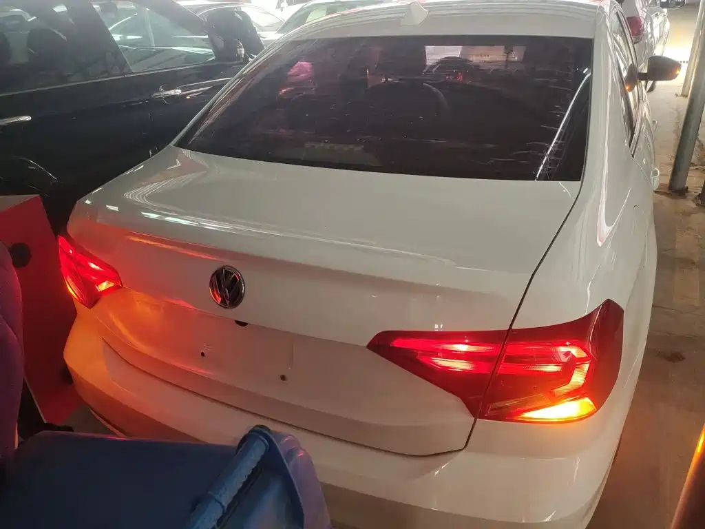 Volkswagen Jetta — миниатюра 6