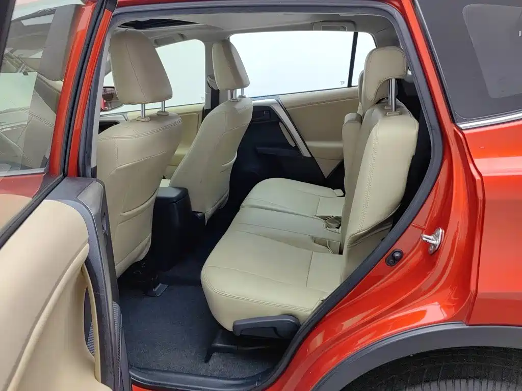 Toyota RAV4 — миниатюра 15