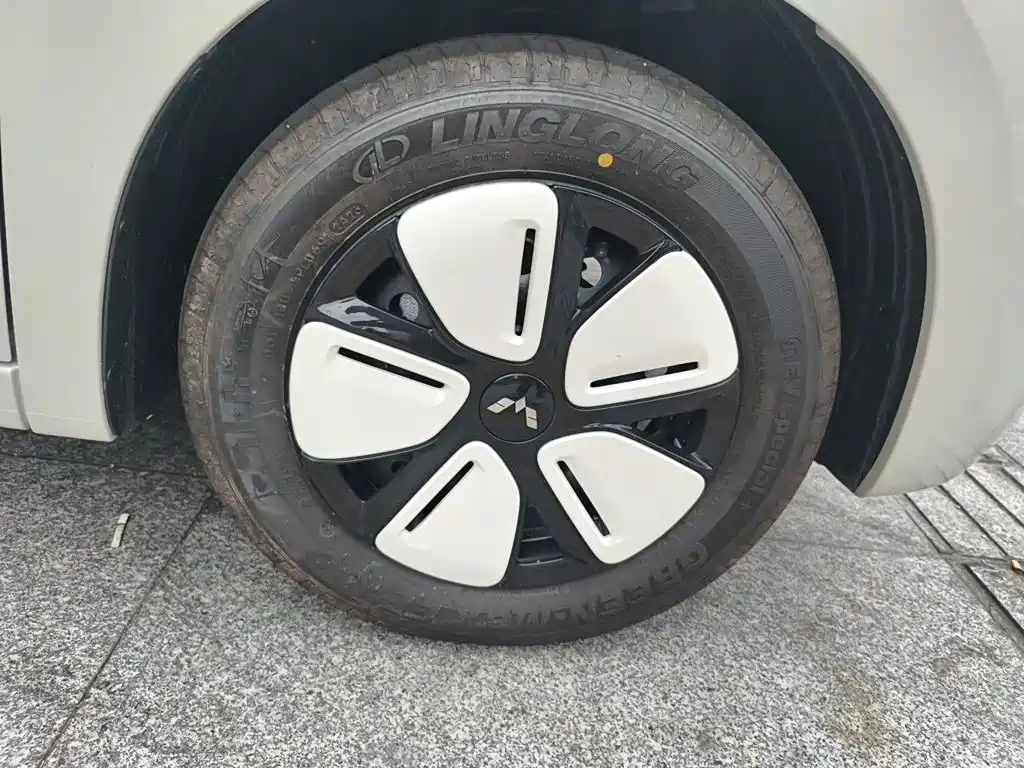 Wuling MINIEV — миниатюра 10