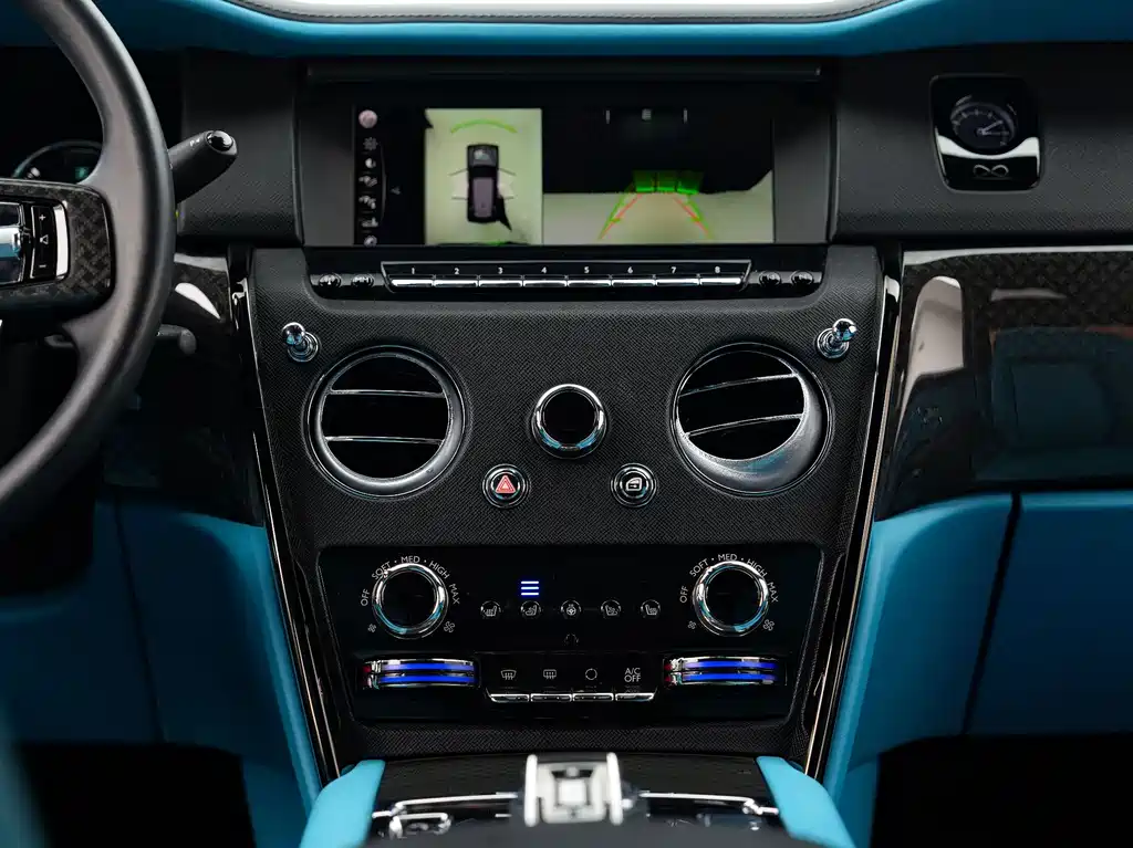 Rolls-Royce Cullinan — миниатюра 9