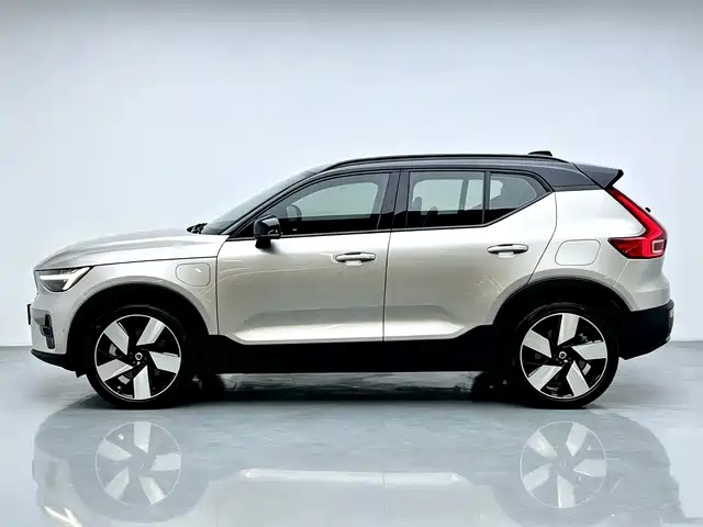 Volvo XC40 NEV — миниатюра 8