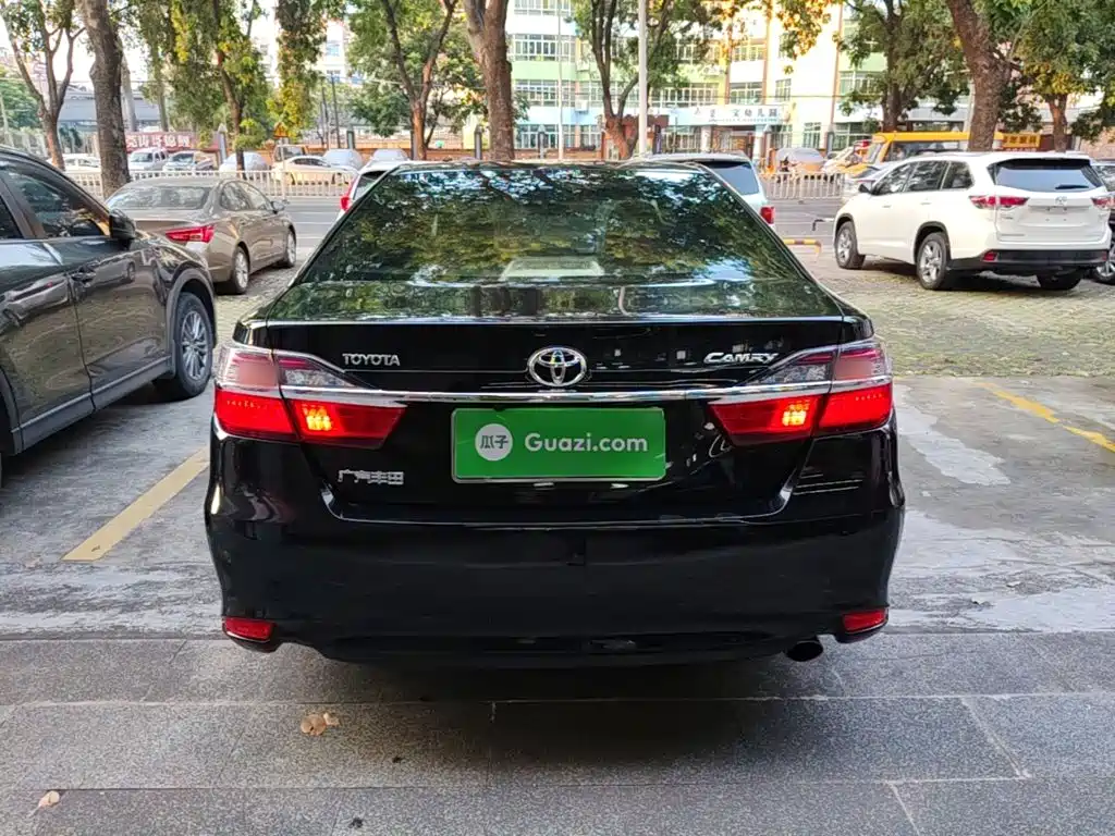 Toyota Camry — миниатюра 6