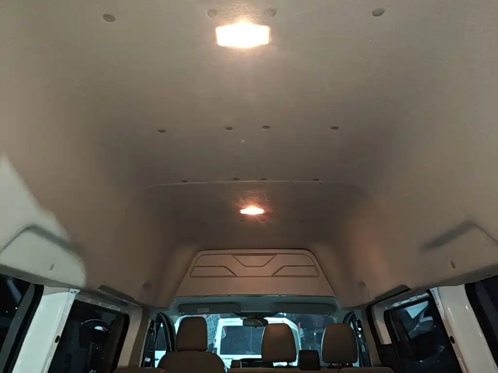 Ford Transit — миниатюра 18