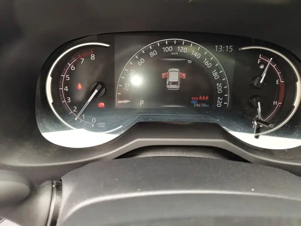 Toyota RAV4 — миниатюра 7