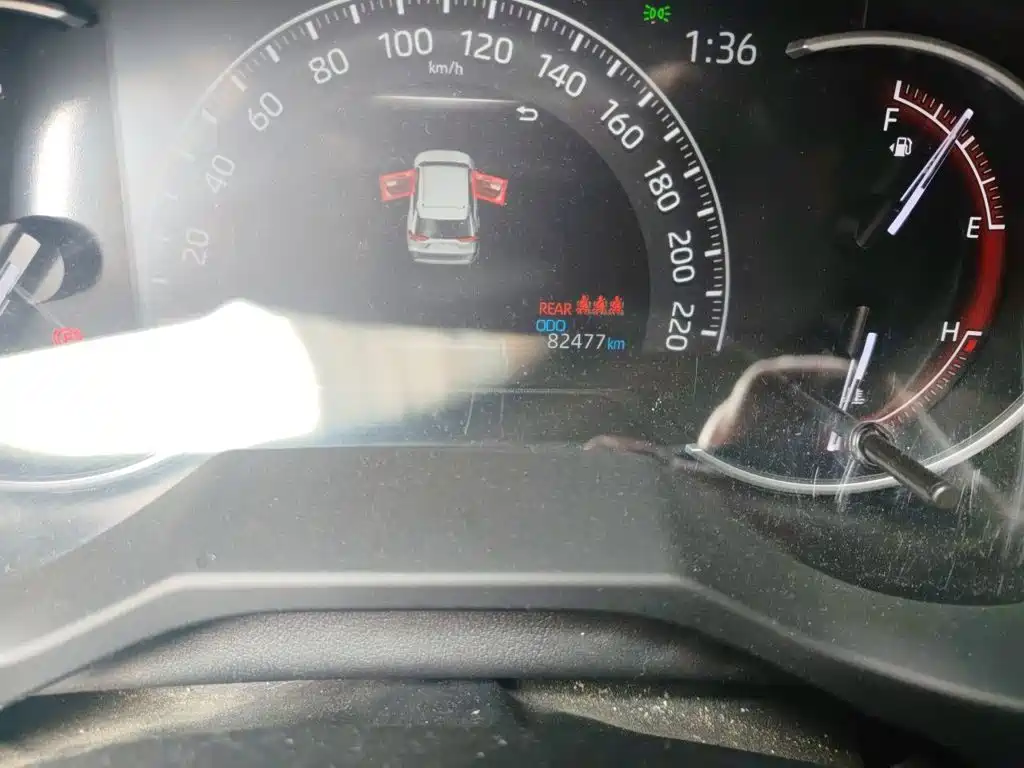 Toyota RAV4 — миниатюра 8