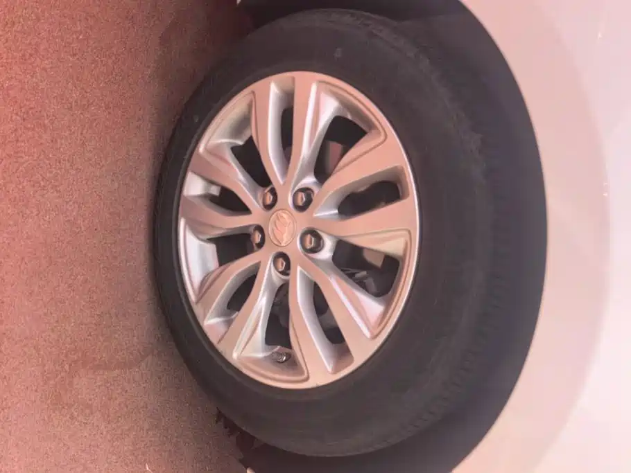 Buick Excelle — миниатюра 6