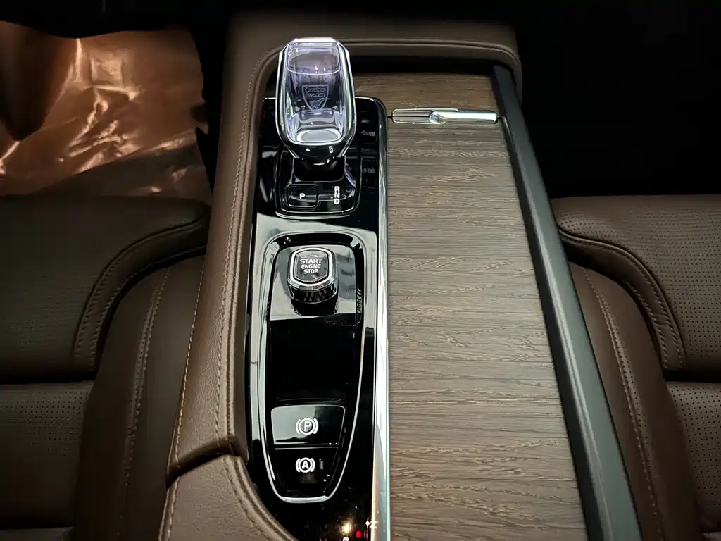 Volvo S90 2024 B5 Luxury