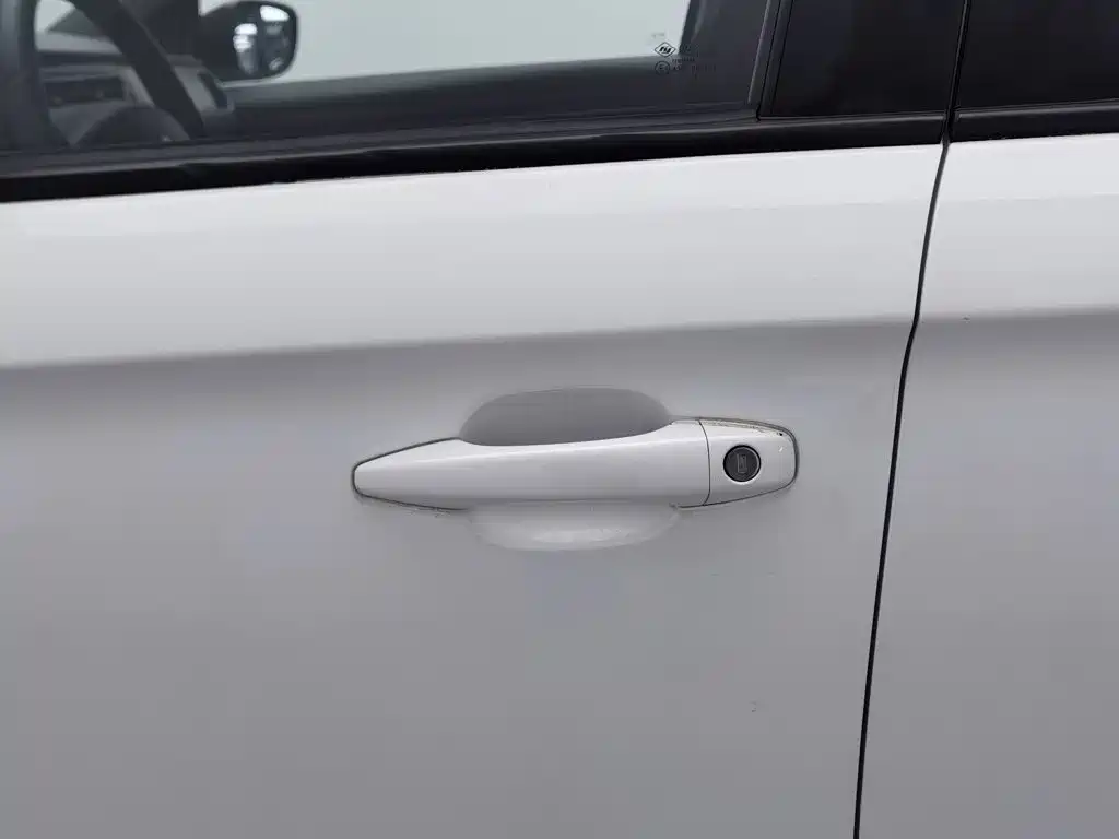 Citroen Elysee — миниатюра 18