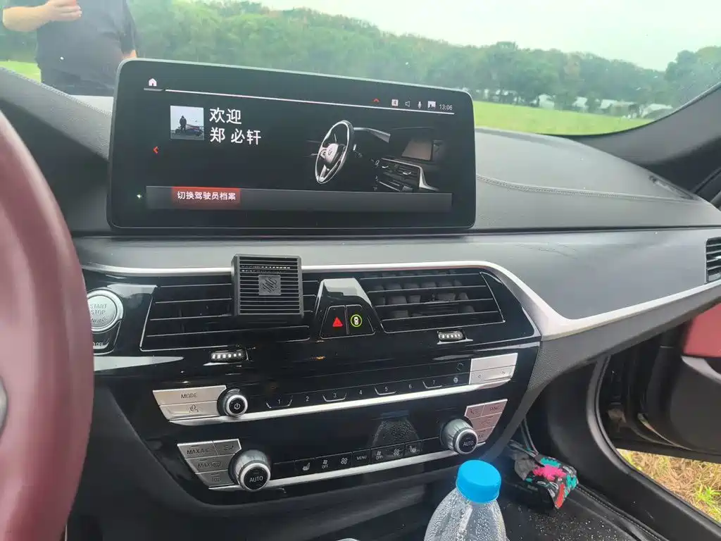 BMW 5 Series — миниатюра 9