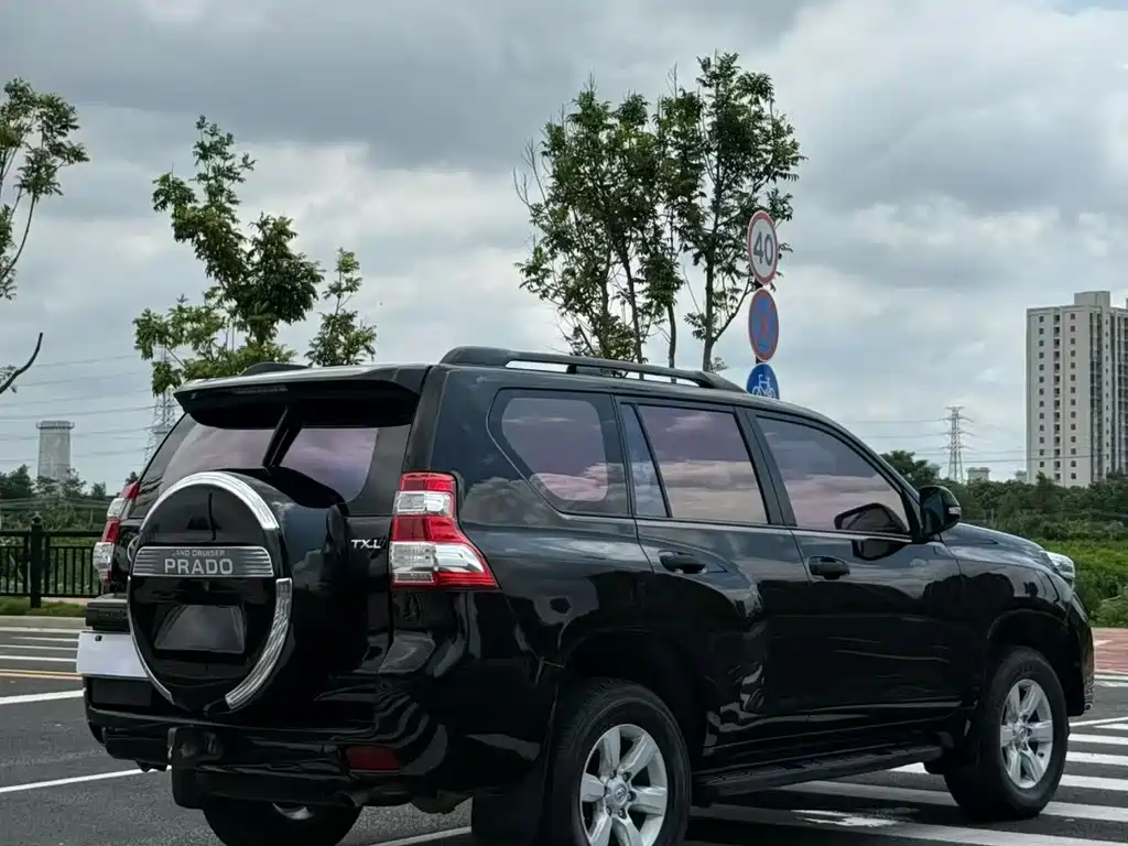 Toyota Land Cruiser Prado 2016 2.7L AT