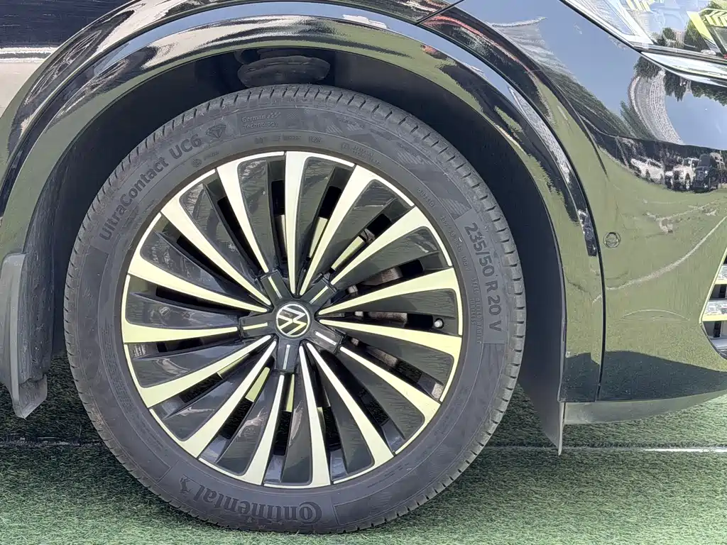 Volkswagen Viloran 2020 380TSI Luxury