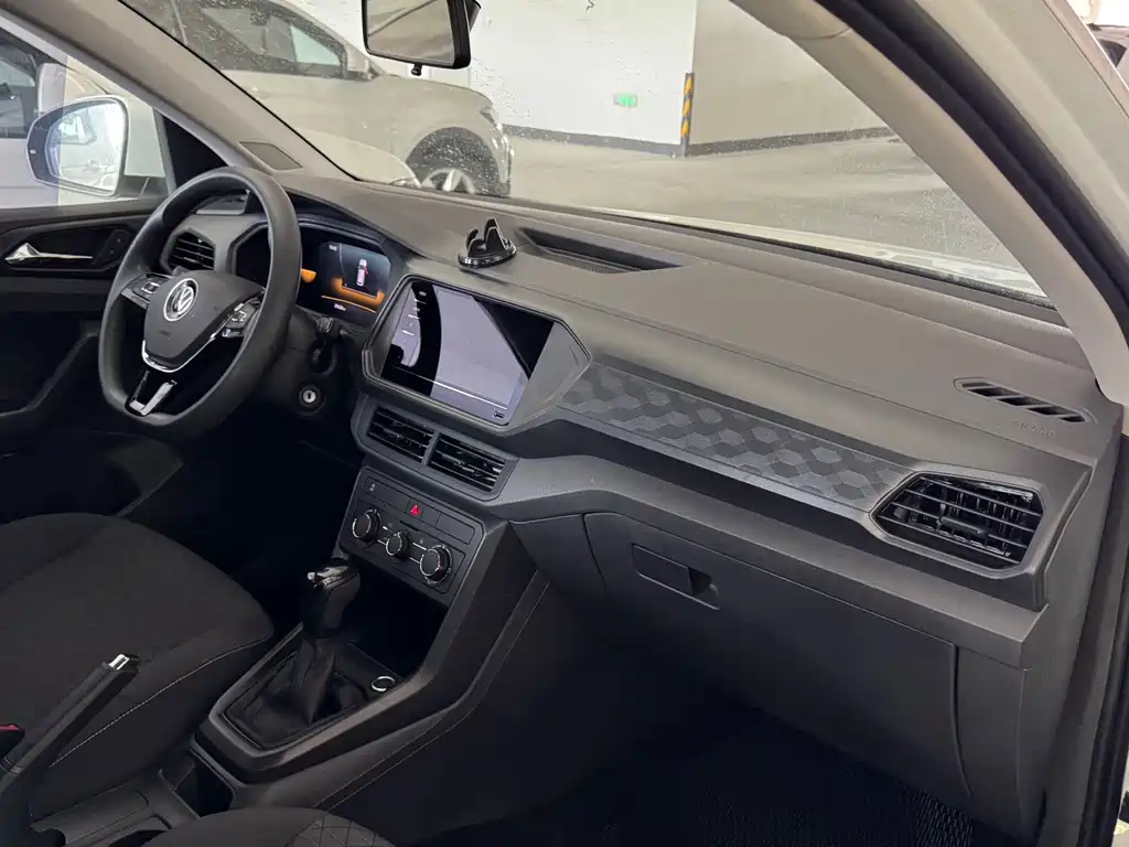 Volkswagen T-Cross — миниатюра 10
