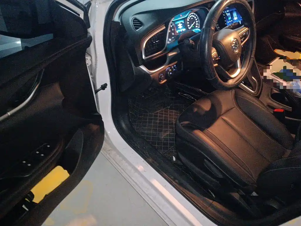 Buick Excelle — миниатюра 12