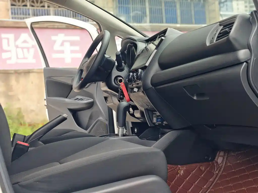 Honda Fit — миниатюра 11