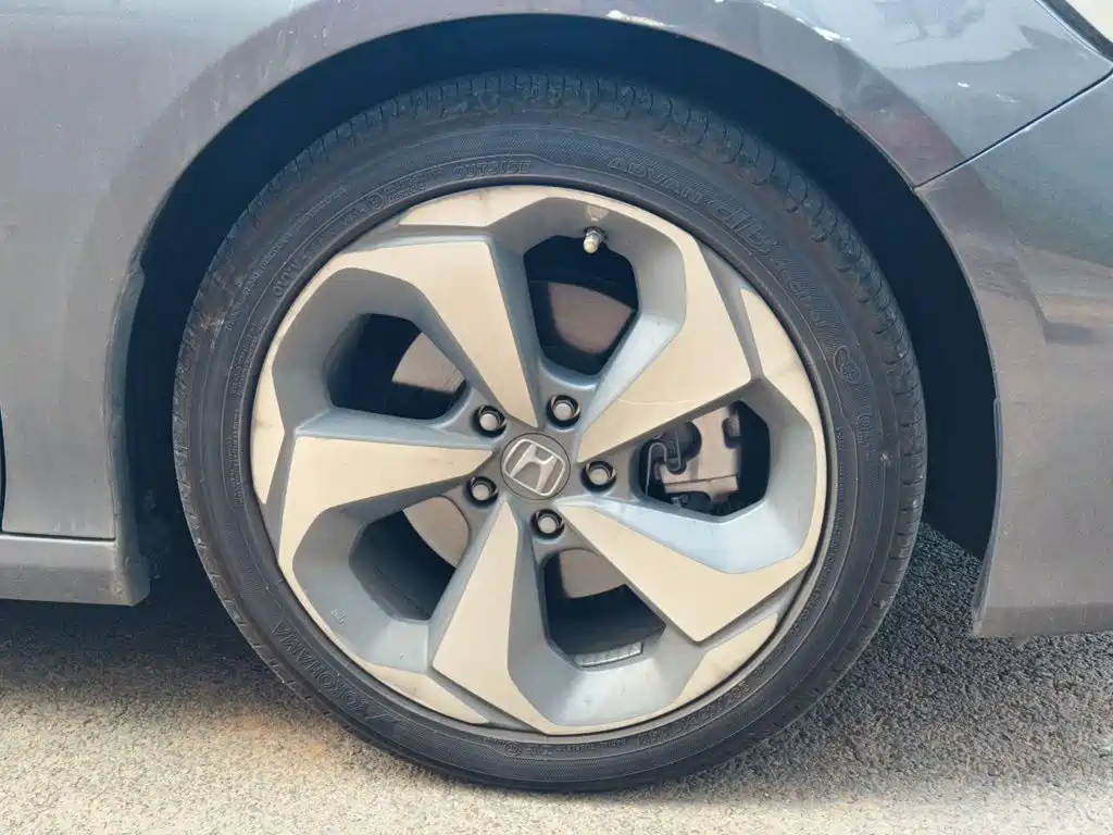 Honda Accord — миниатюра 8