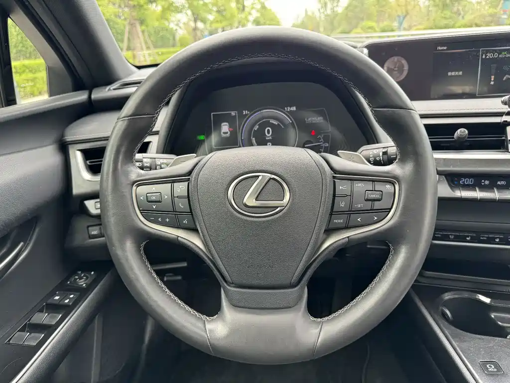 Lexus UX New Energy — миниатюра 17