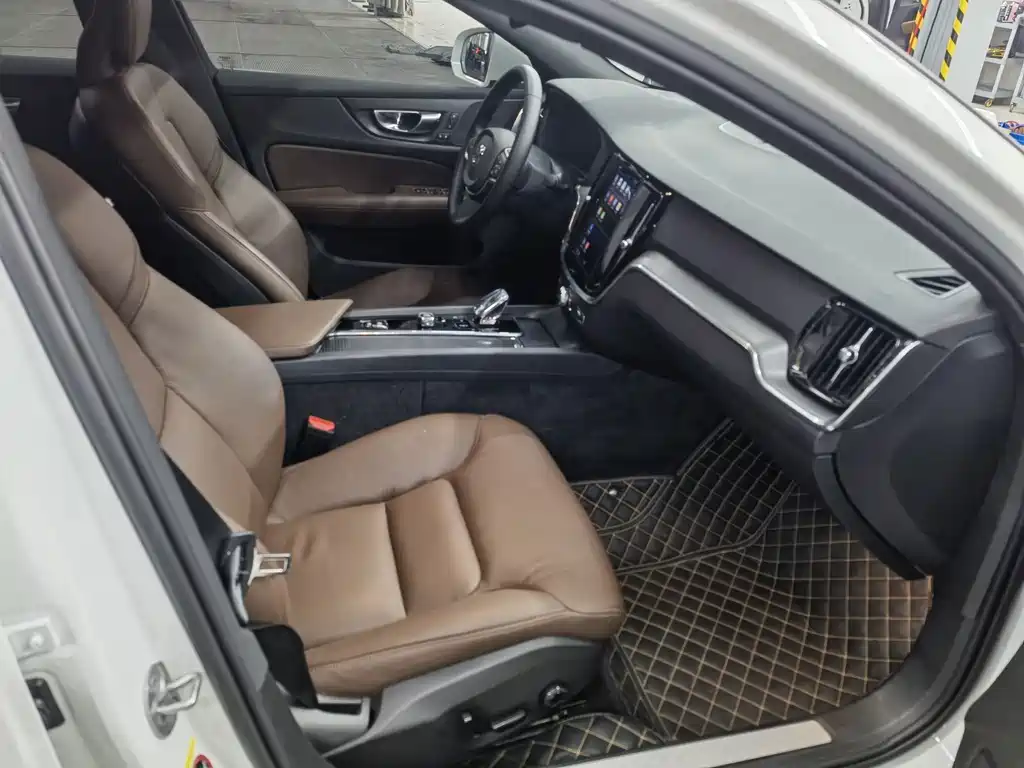 Volvo S60 — миниатюра 17