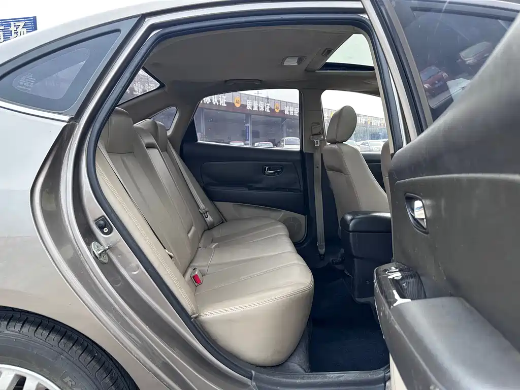 Hyundai Elantra — миниатюра 14