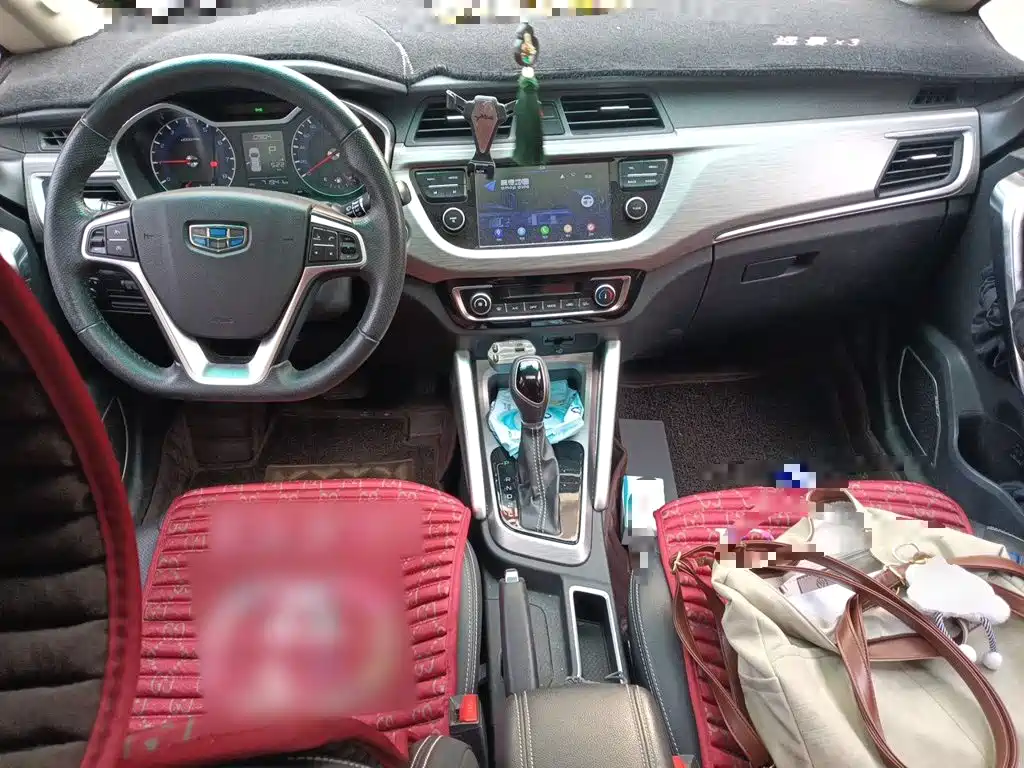 Geely Vision X3 — миниатюра 10