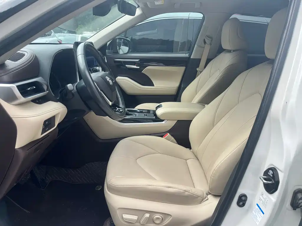 Toyota Highlander — миниатюра 7