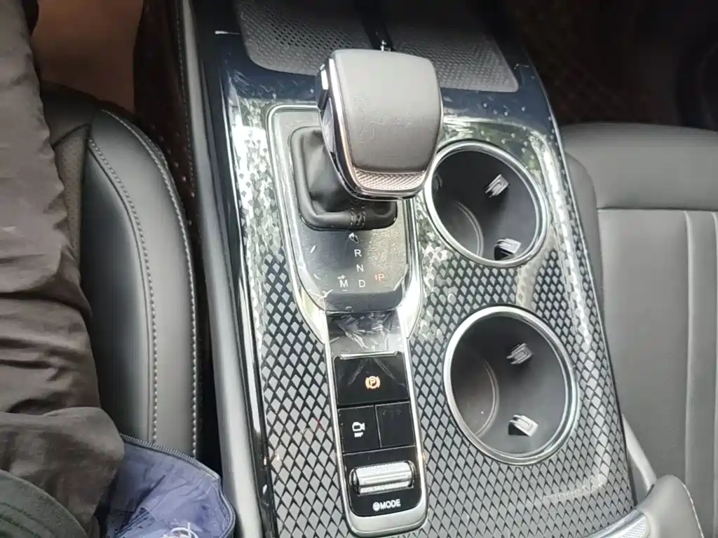 Hongqi Hongqi HS3 — миниатюра 14