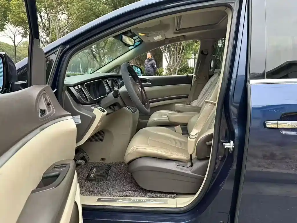 Buick GL8 — миниатюра 4