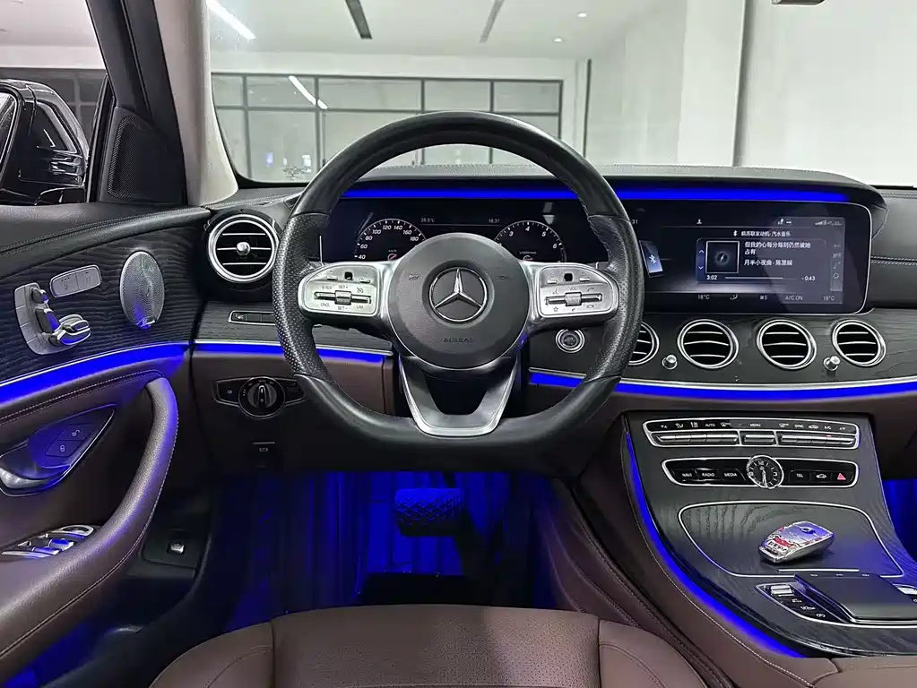 Mercedes-Benz E-Class — миниатюра 3