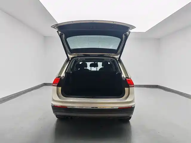 Volkswagen Tiguan L L 2019 330TSI AT Luxury VI
