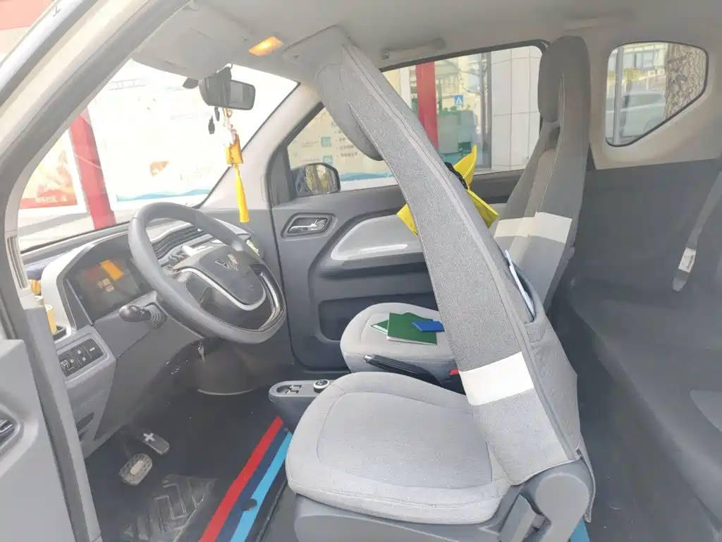 Wuling MINIEV — миниатюра 11