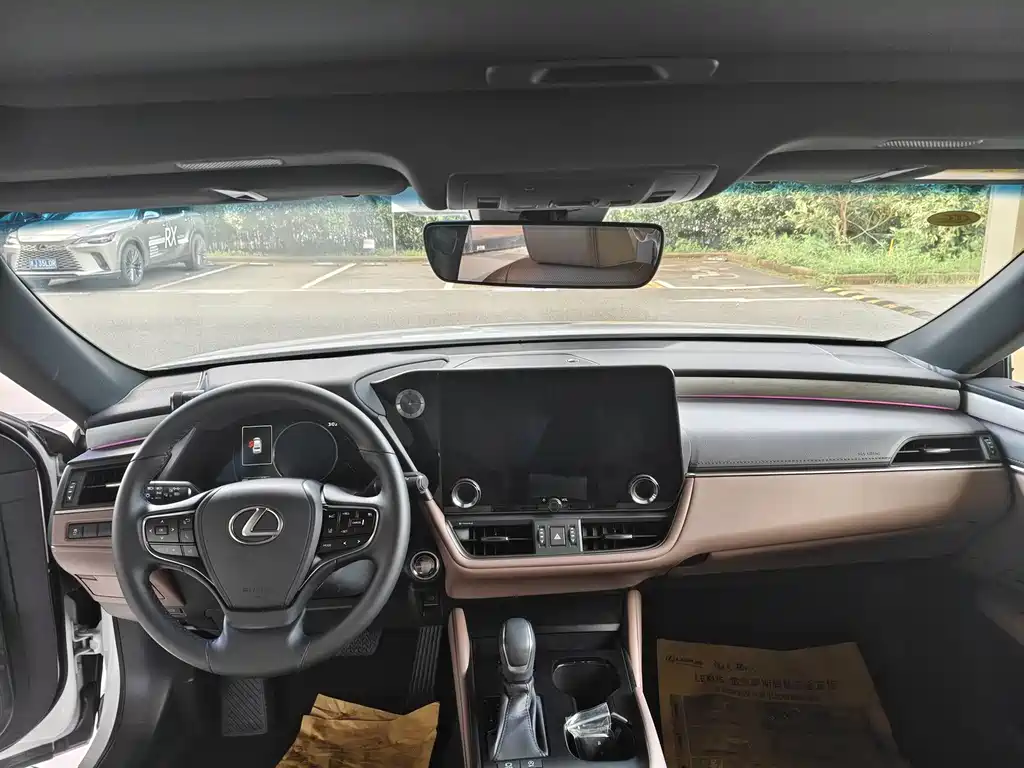 Lexus ES — миниатюра 6