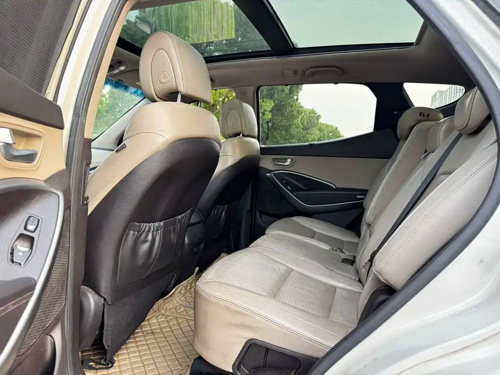 Hyundai Santa Fe 2013 3.0L Flagship 7 мест V