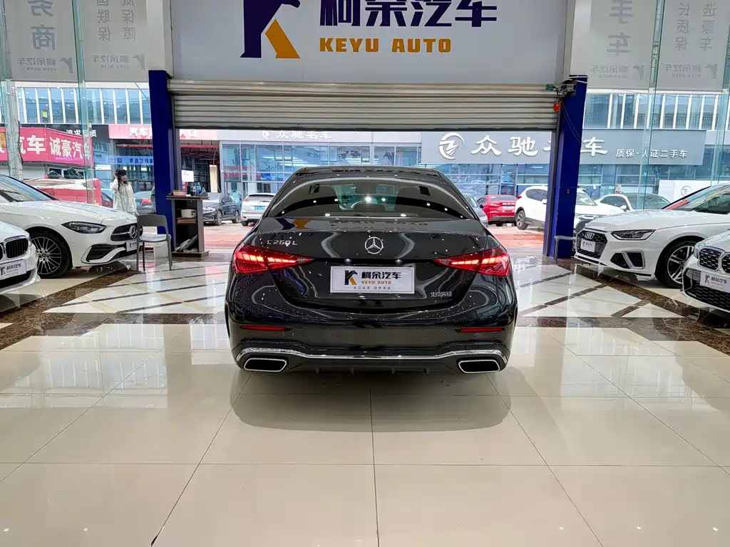 Mercedes-Benz C-Class — миниатюра 13