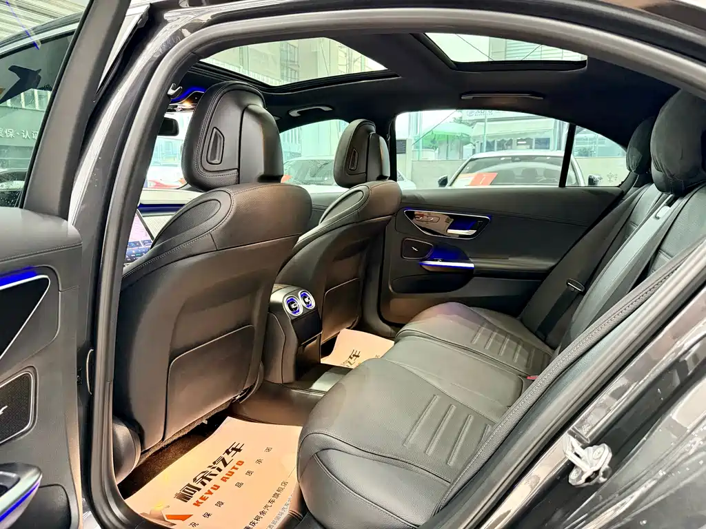 Mercedes-Benz C-Class — миниатюра 9