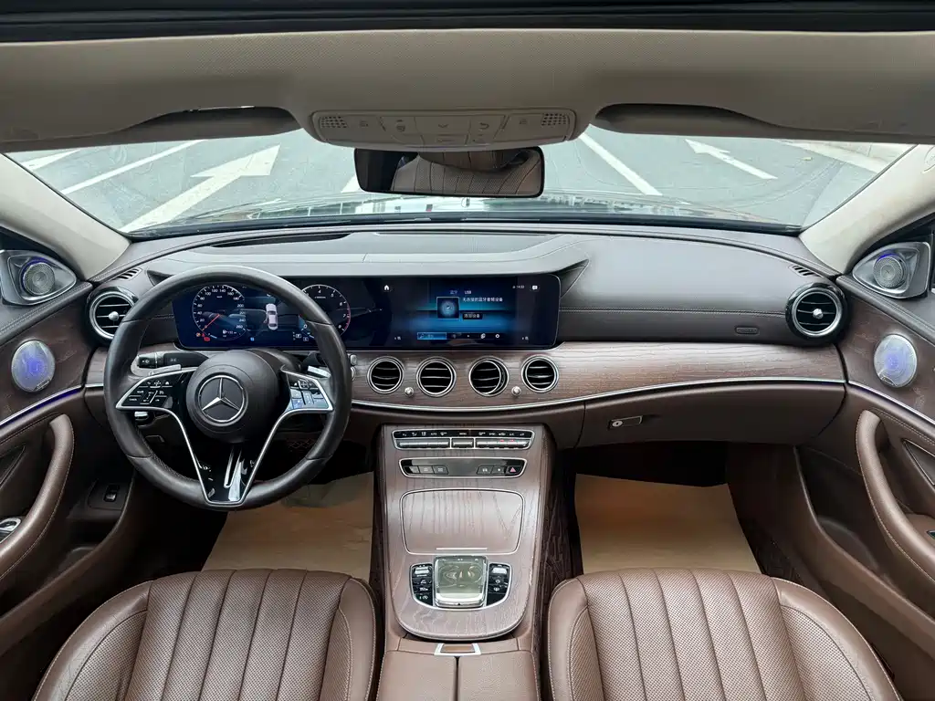 Mercedes-Benz E-Class — миниатюра 5