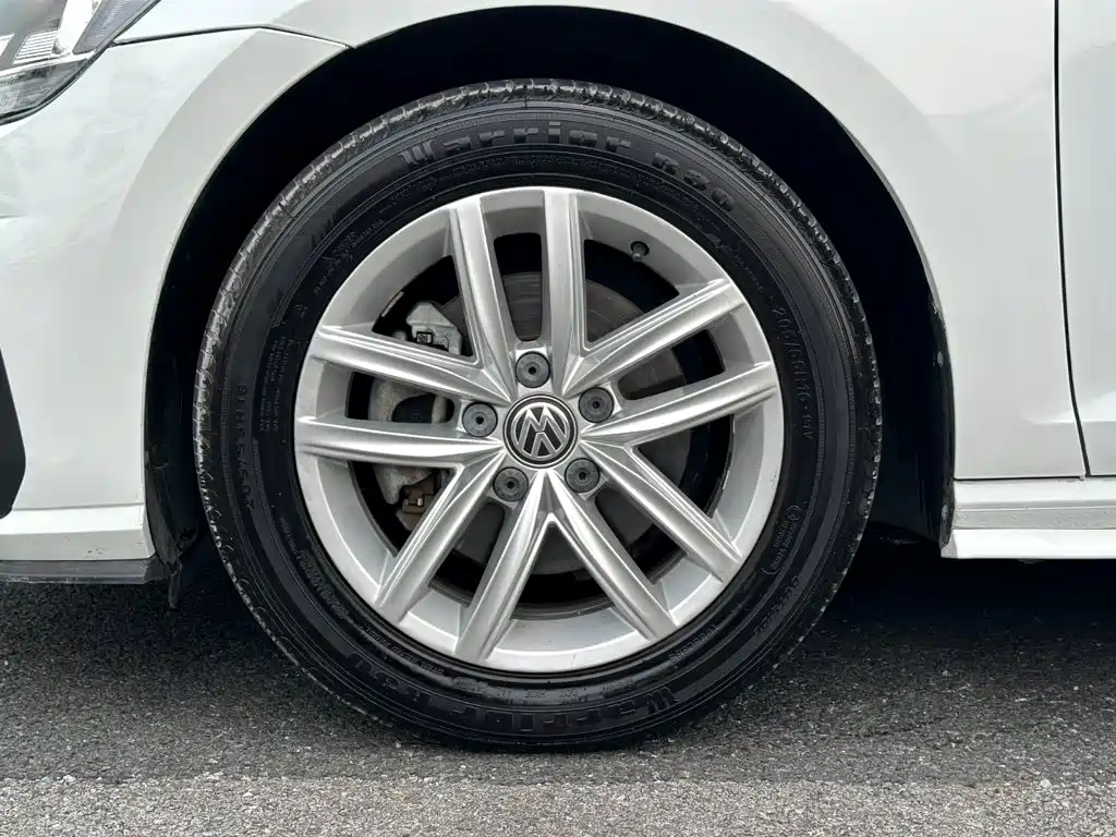 Volkswagen Golf — миниатюра 19