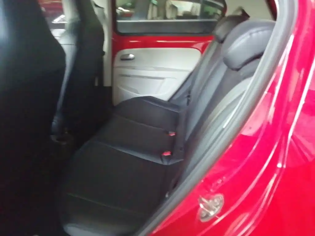 Volkswagen up! — миниатюра 17