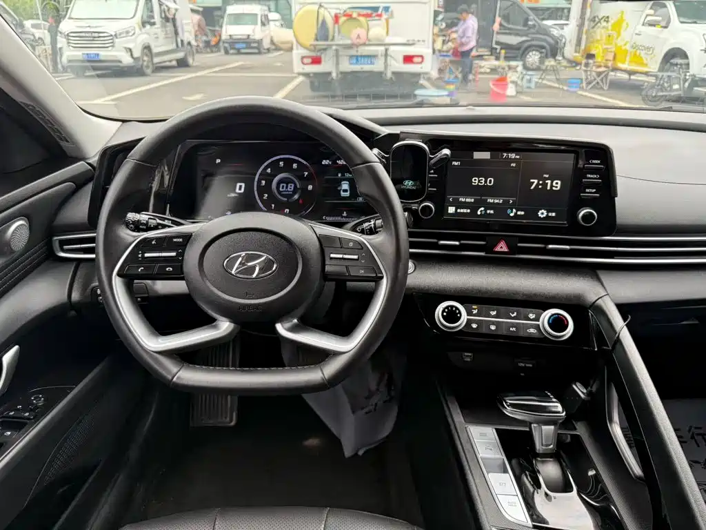 Hyundai Elantra — миниатюра 14