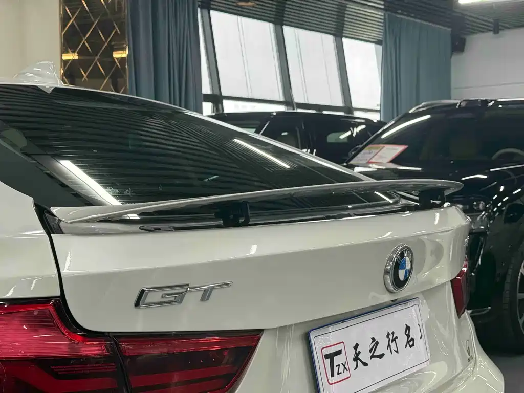 BMW 3 Series GT 3 GT 2016 320i