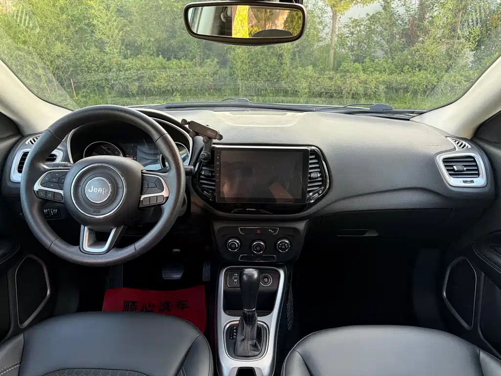 Jeep Compass — миниатюра 6