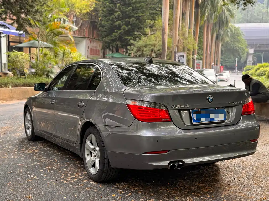 BMW 5 Series — миниатюра 15