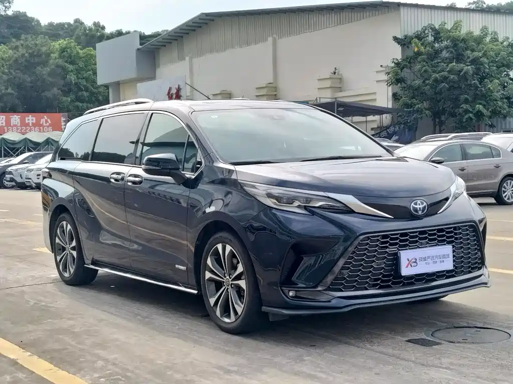Toyota Granvia 2022 2.5L Flagship